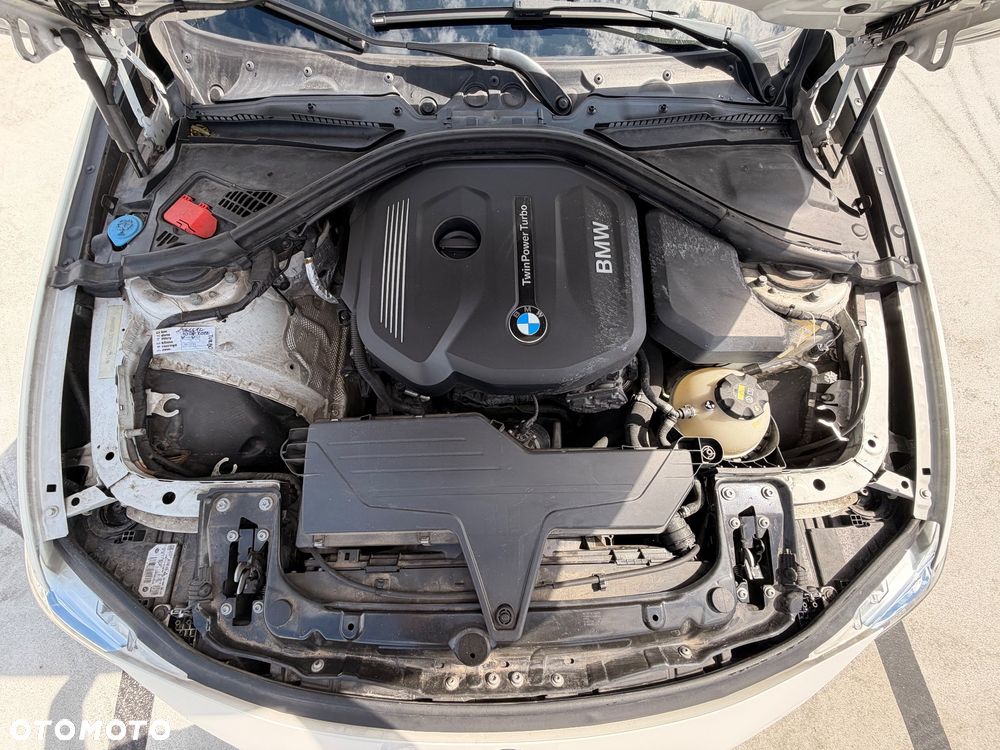 BMW Seria 3 318i - 12