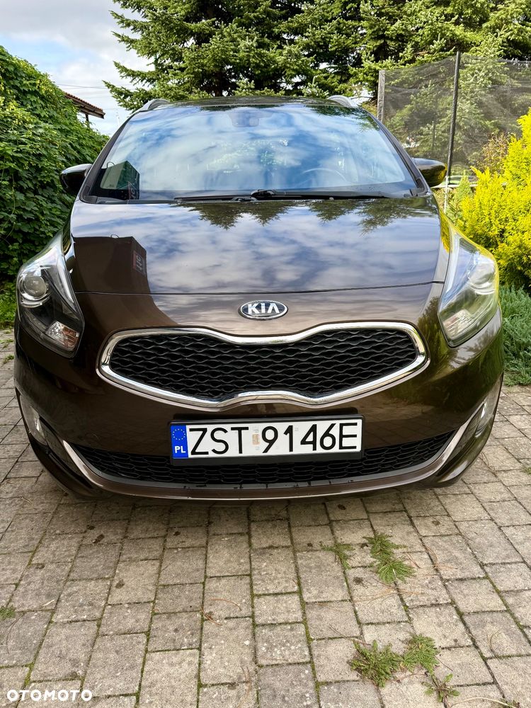 Kia Carens - 8