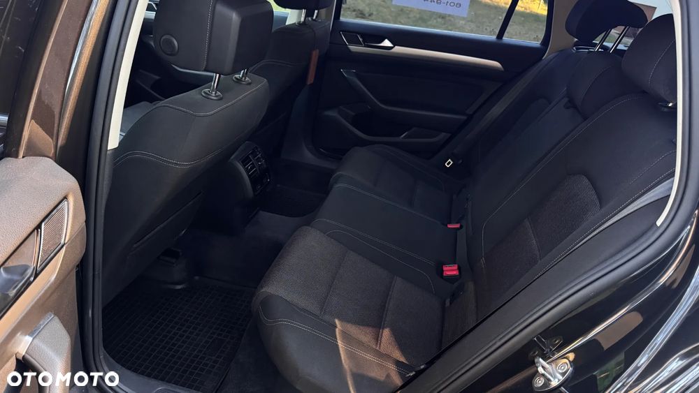 Volkswagen Passat 2.0 TDI BMT Comfortline - 11