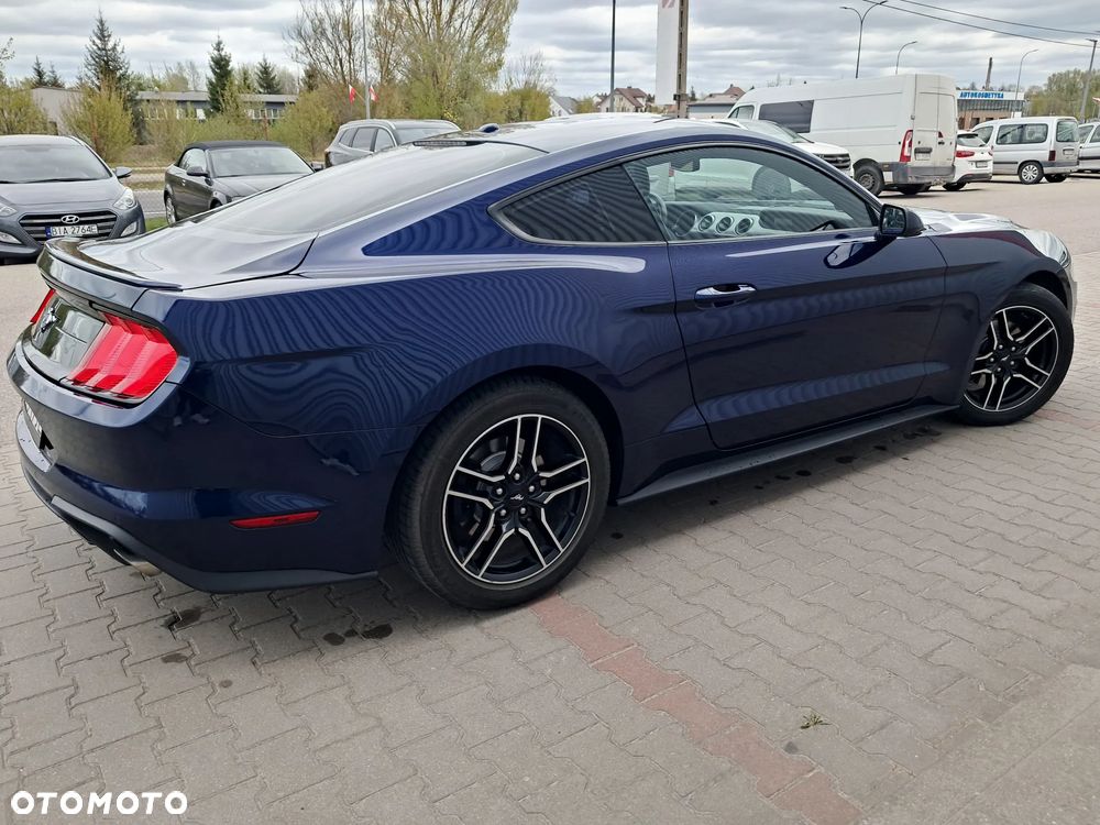 Ford Mustang - 6