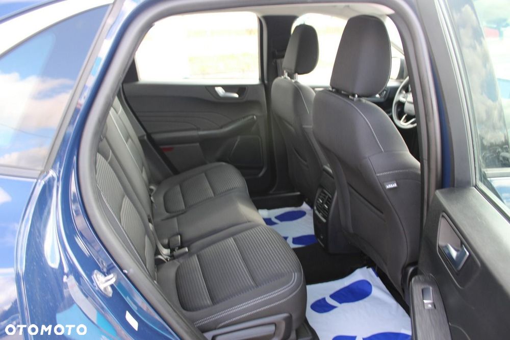 Ford Kuga - 32