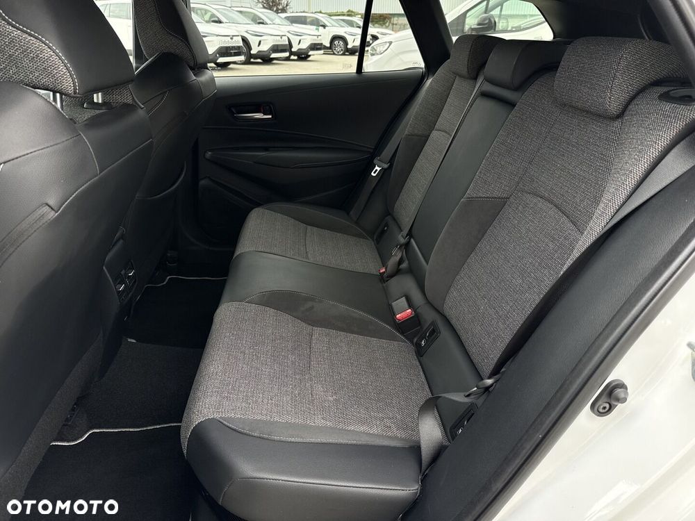 Toyota Corolla - 12