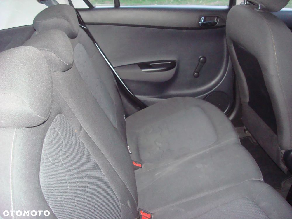 Hyundai i20 1.4 CRDi Comfort - 12