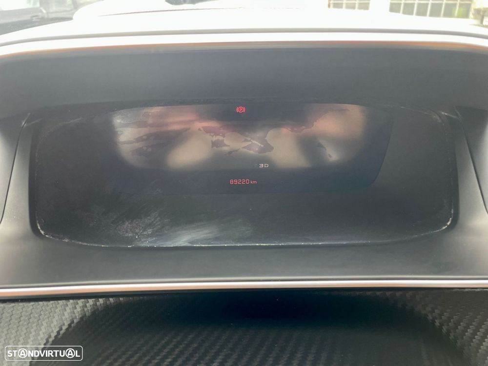 Peugeot 2008 1.2 PureTech Allure - 12