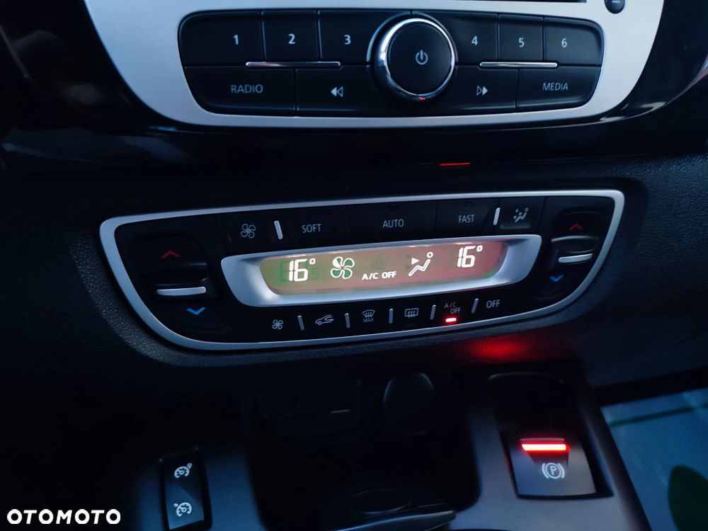 Renault Grand Scenic ENERGY TCe 130 BOSE EDITION - 36
