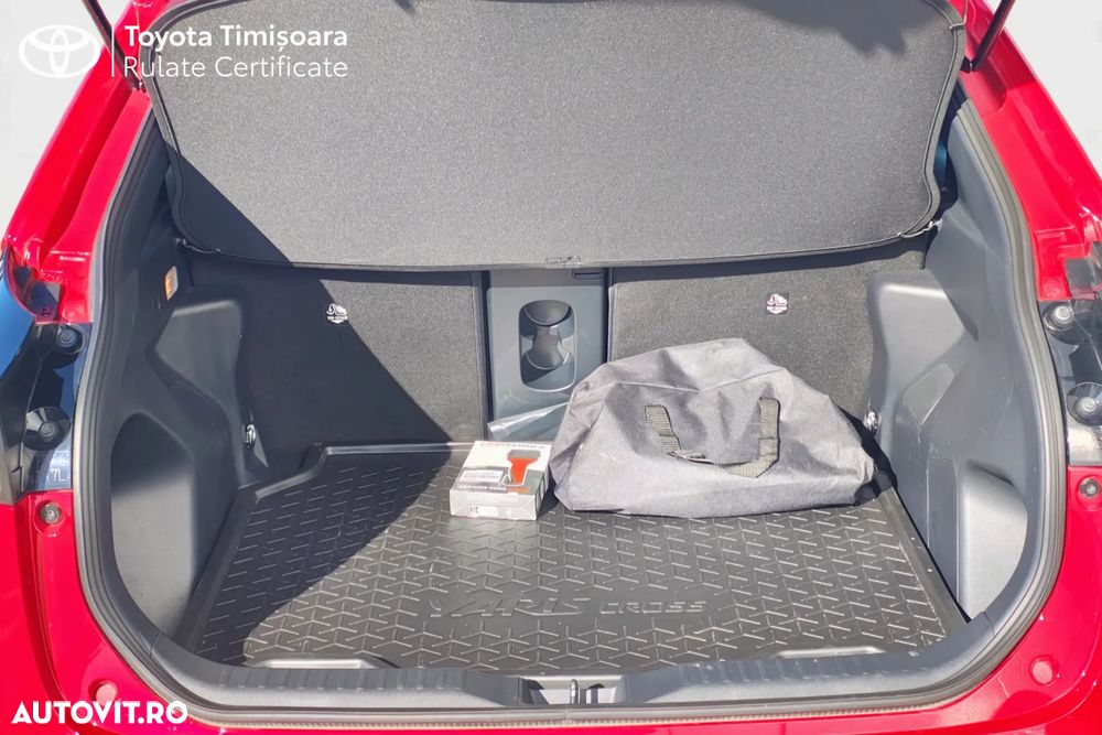 Toyota Yaris Cross - 12