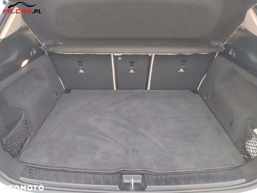 Mercedes-Benz GLA - 25