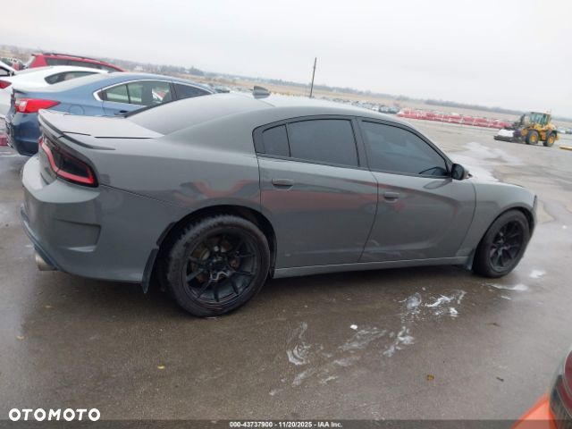 Dodge Charger 5.7 R/T - 9