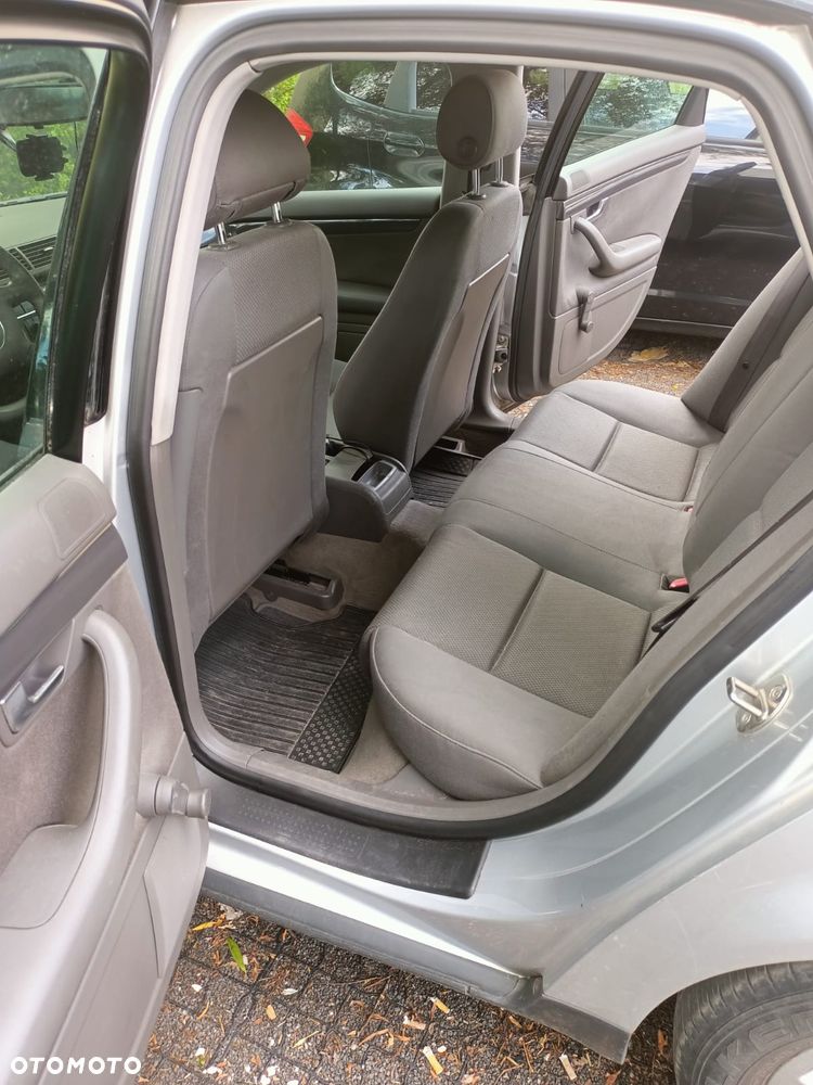 Audi A4 Limousine - 11