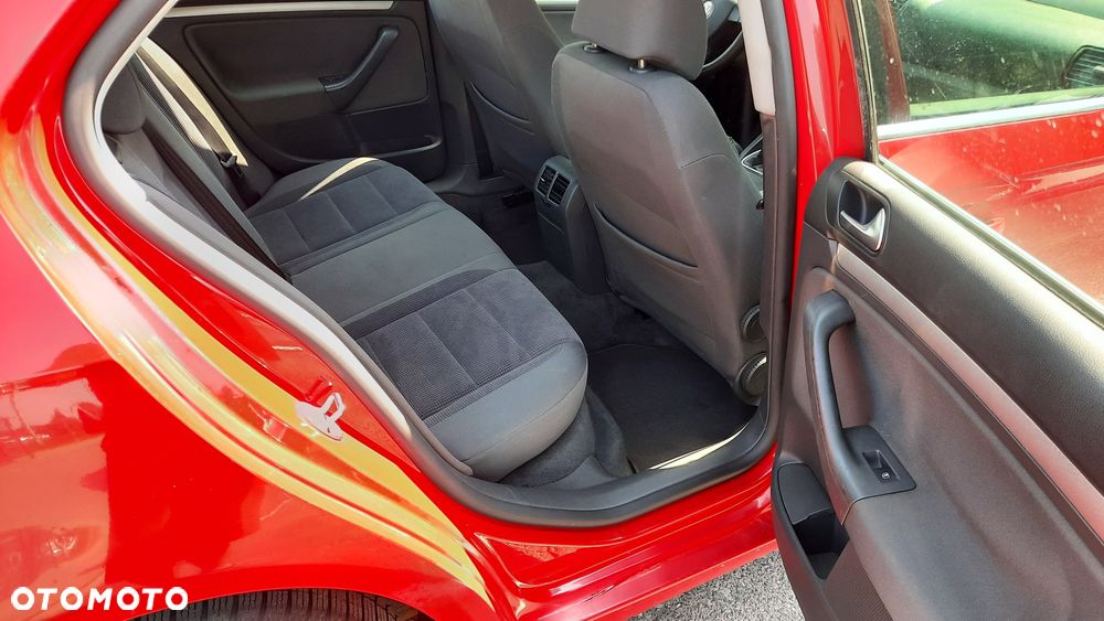 Volkswagen Jetta - 8