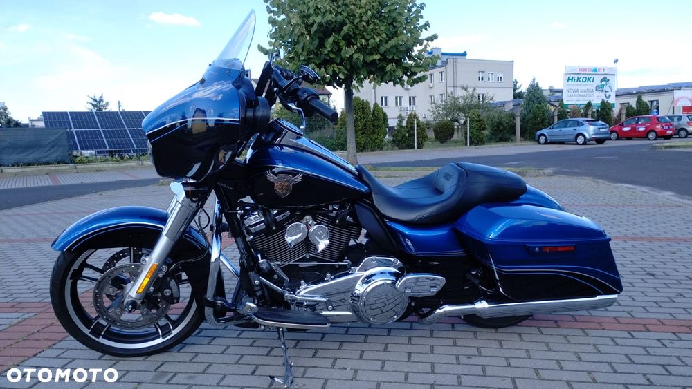 Harley-Davidson CVO Street Glide - 2