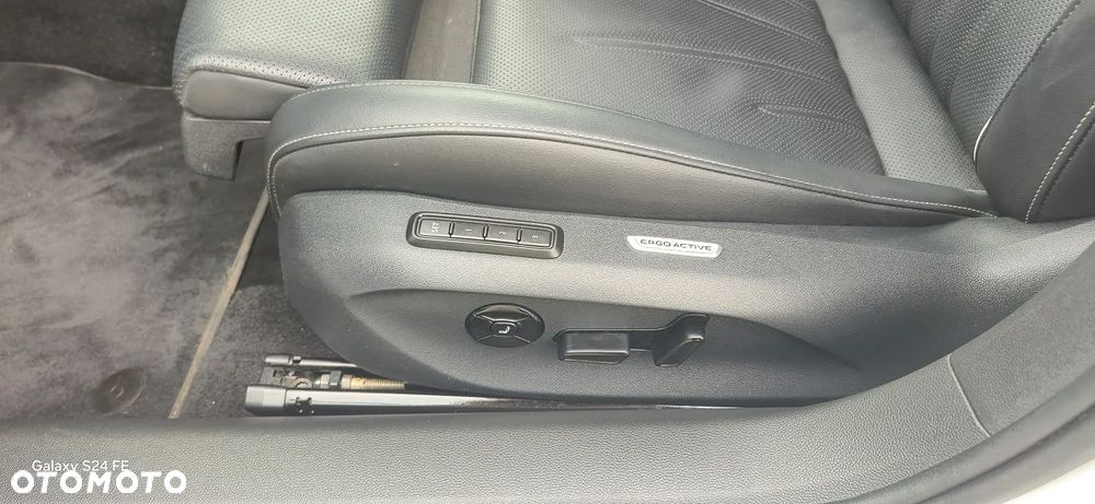 Volkswagen Passat - 31