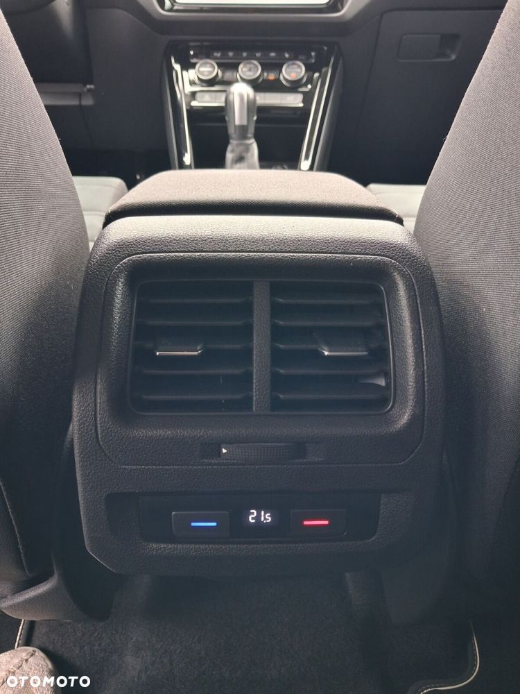 Volkswagen Touran - 30