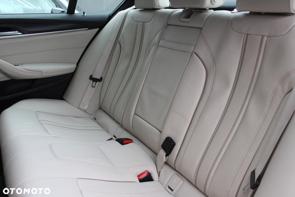 BMW Seria 5 - 10