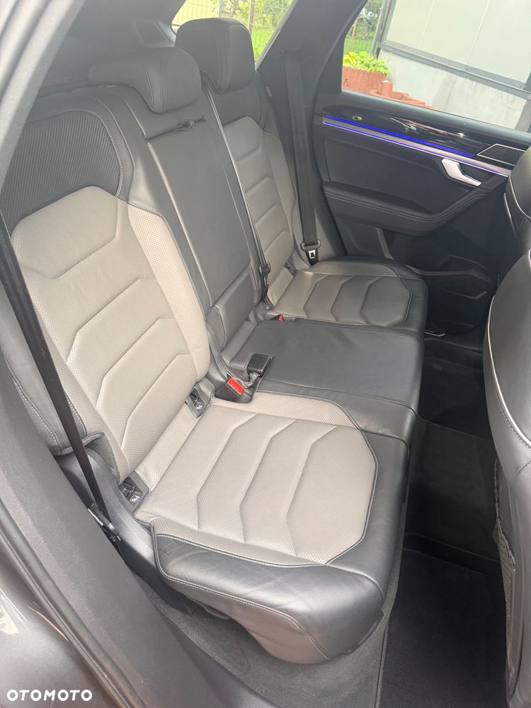 Volkswagen Touareg 4.0 V8 TDI SCR 4Mot R-Line - 23