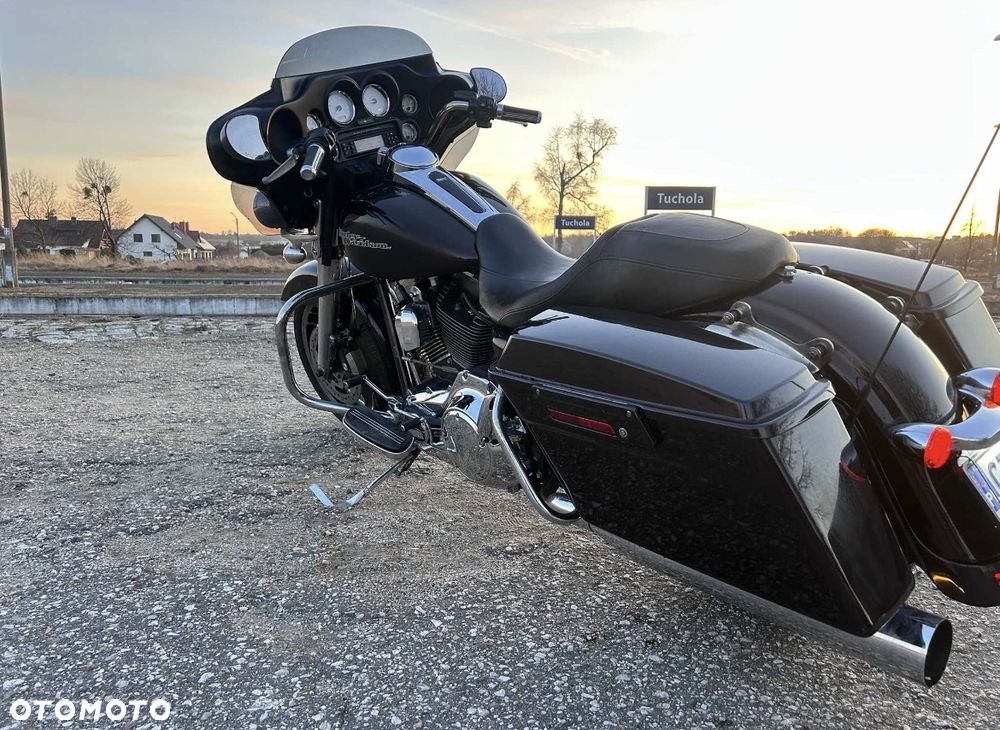 Harley-Davidson Touring Street Glide - 12