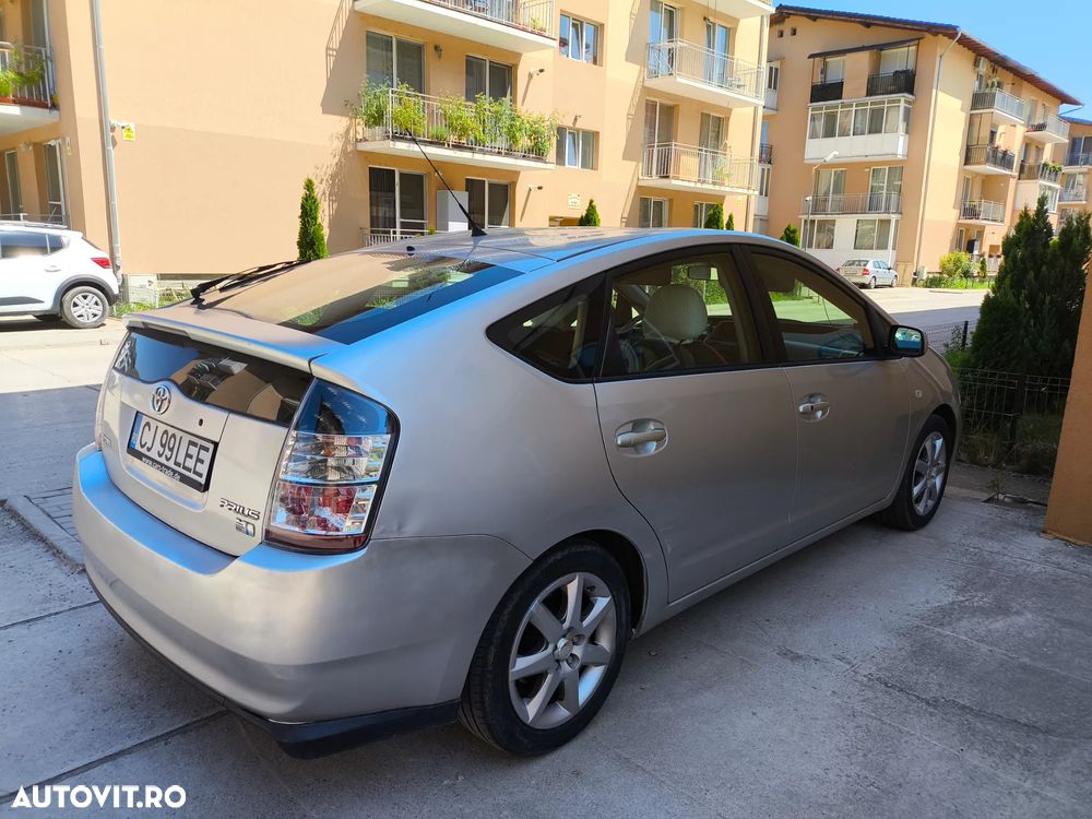 Toyota Prius - 3