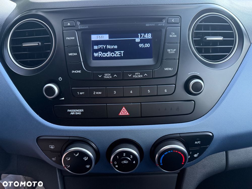Hyundai i10 1.0 Fifa World Cup Edition - 16