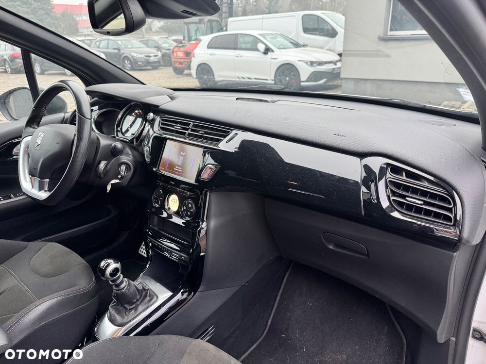 Citroën DS3 PureTech 130 Start & Stop SportChic - 10