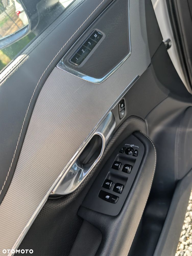 Volvo XC 90 D5 AWD R-Design 7os - 30