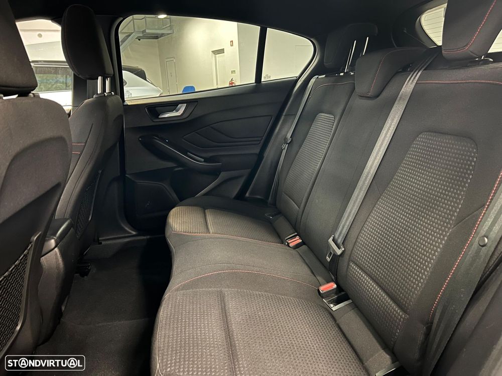 Ford Focus 1.0 EcoBoost MHEV ST-Line - 13