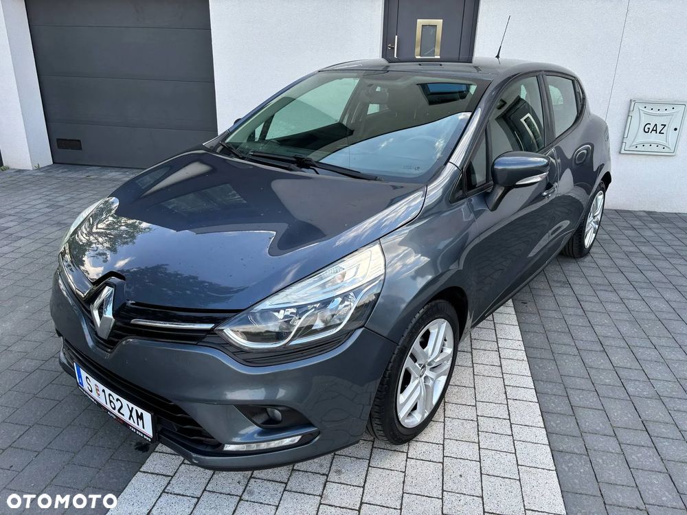 Renault Clio 1.2 16V 75 Life - 23