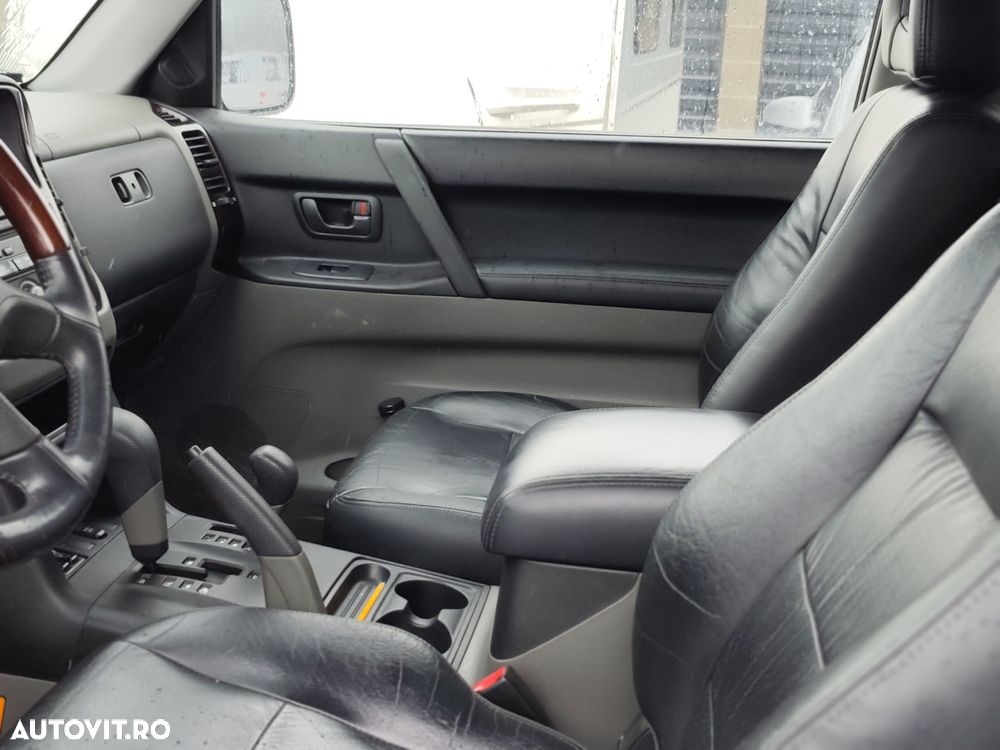 Mitsubishi Pajero SWB 3.2 DI-D GLS A/T, Piele - 7