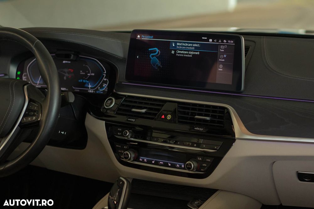 BMW Seria 5 530e xDrive Touring Aut. Luxury Line - 7