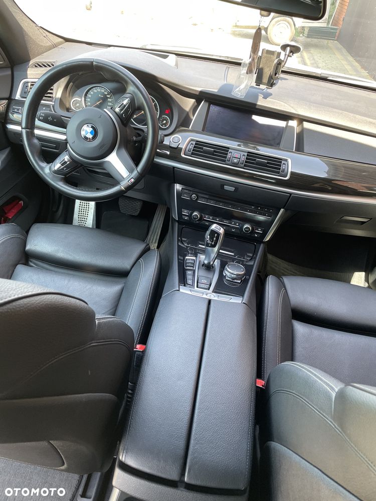BMW Seria 5 530d xDrive Sport-Aut Luxury Line - 7