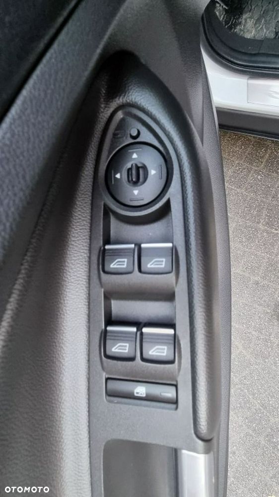 Ford Kuga - 17