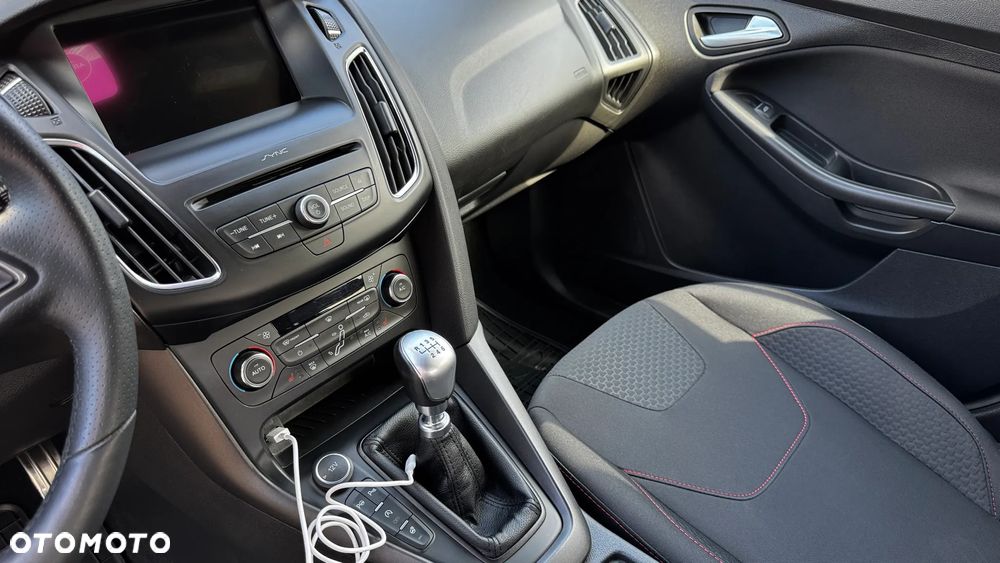 Ford Focus 1.5 EcoBoost ST-Line - 3