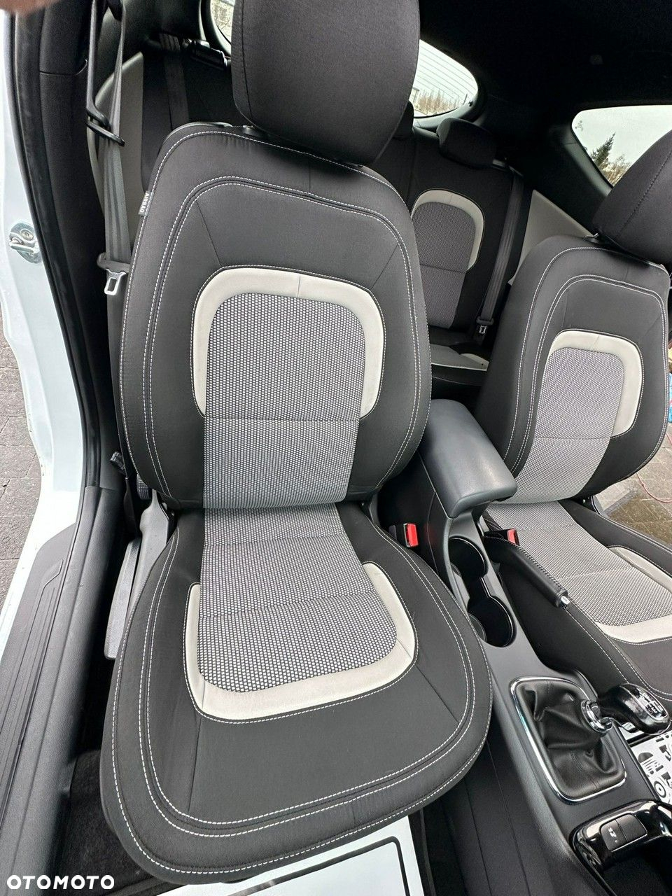 Kia ProCeed - 12