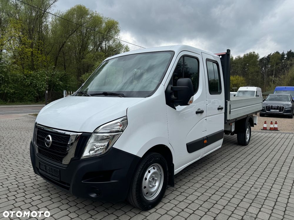 Nissan NV400 - 1