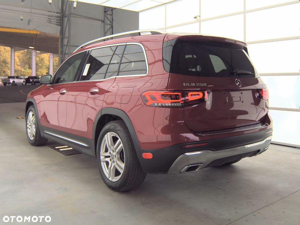 Mercedes-Benz GLB - 6