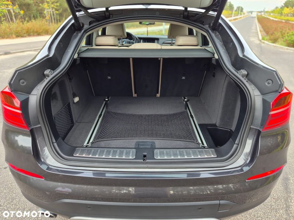 BMW X4 xDrive20d xLine - 9