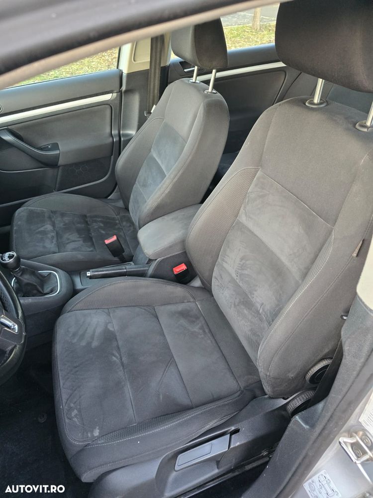 Volkswagen Golf - 8