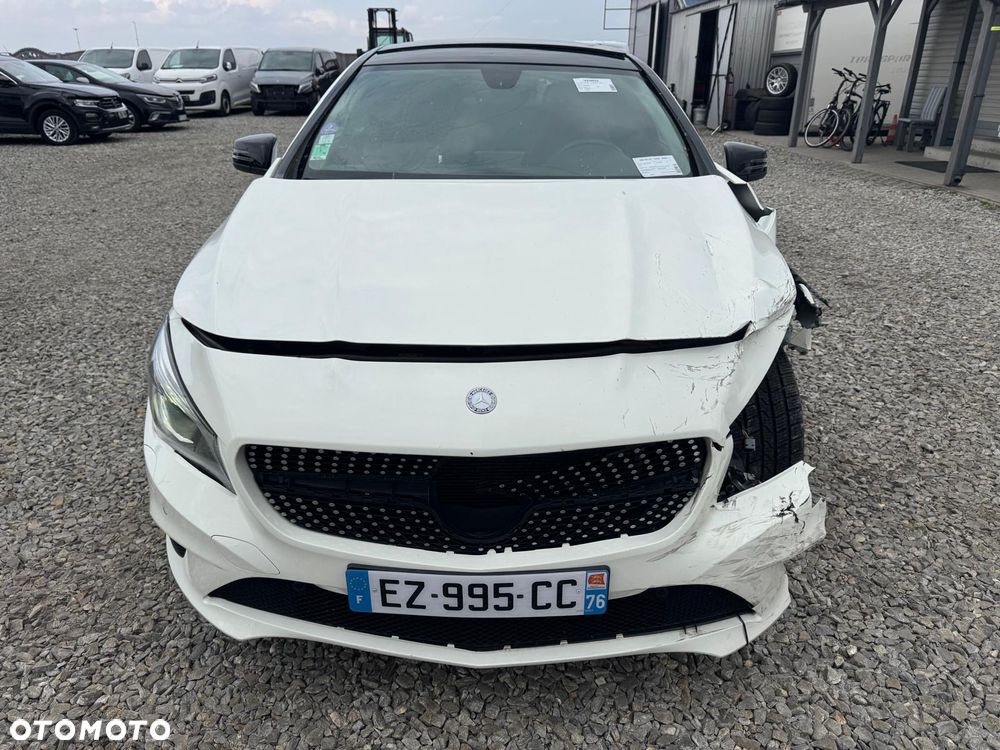 Mercedes-Benz CLA 180 AMG Line - 1