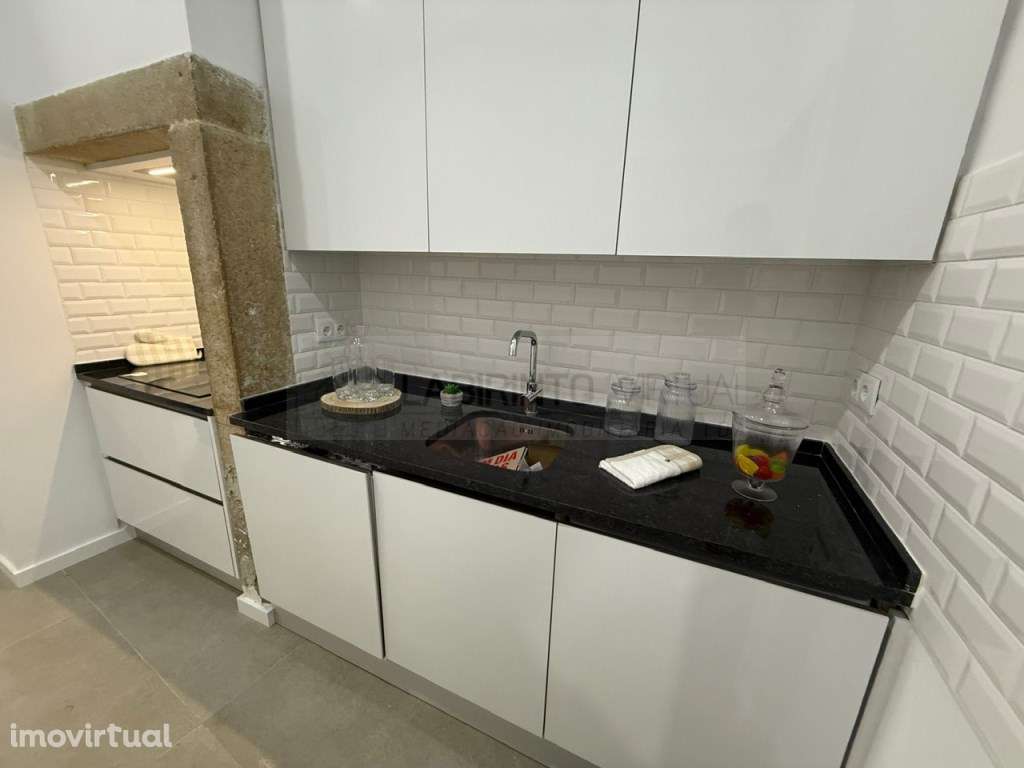 Vende-se T3 remodelado e mobilado, em Penha de França - Lisboa - Grande imagem: 3/14