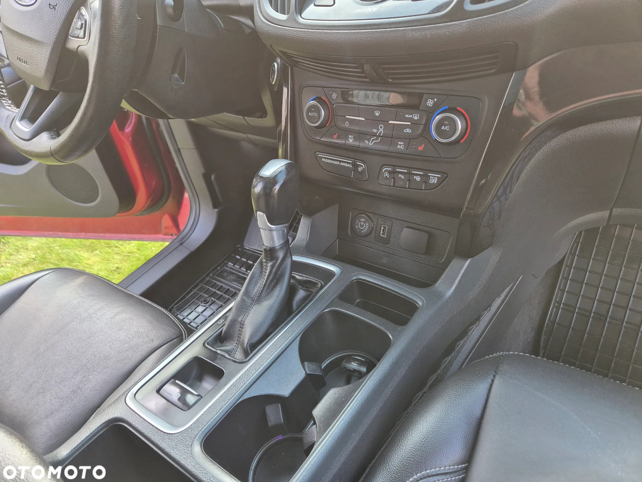 Ford Escape 2.0 EcoBoost AWD Titanium - 31