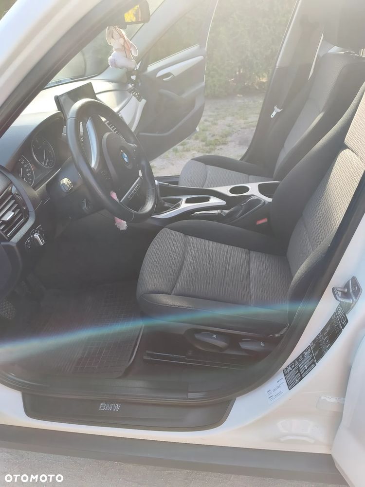 BMW X1 xDrive18d - 17