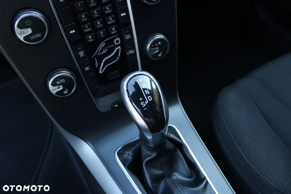 Volvo V40 D2 Momentum - 29