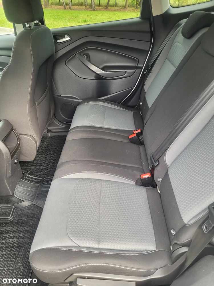 Ford Kuga 1.5 EcoBoost 2x4 Trend - 16