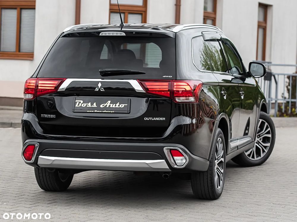 Mitsubishi Outlander 2.2 DI-D 4WD Automatik Diamant Edition - 13