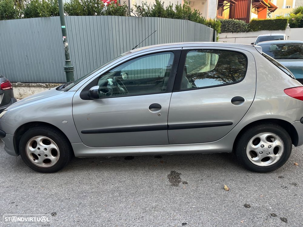 Peugeot 206 2003 photo 4