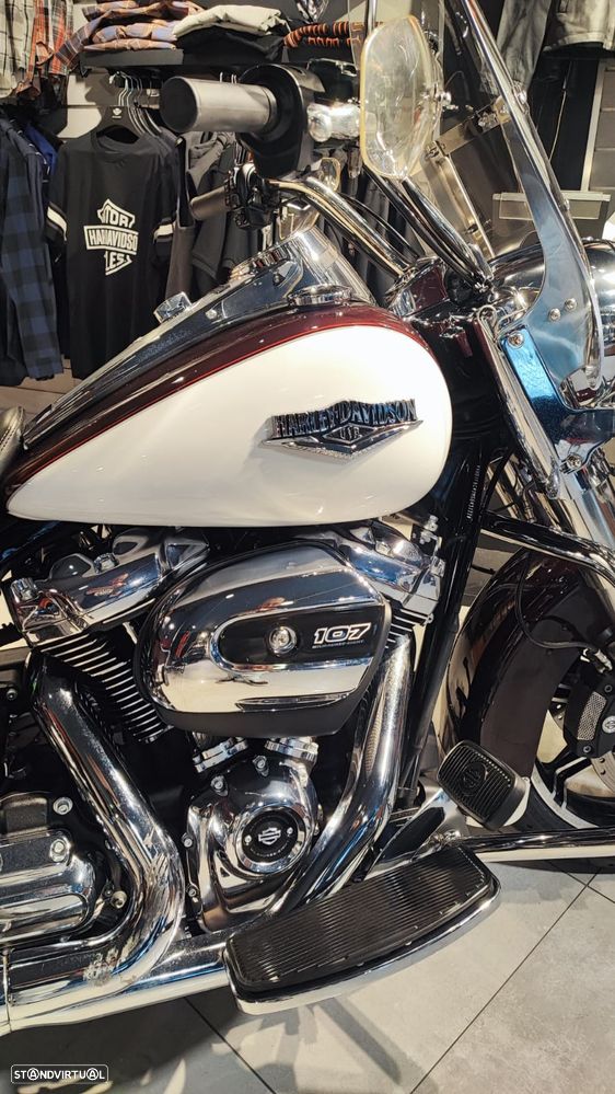 Harley-Davidson Road King - 16