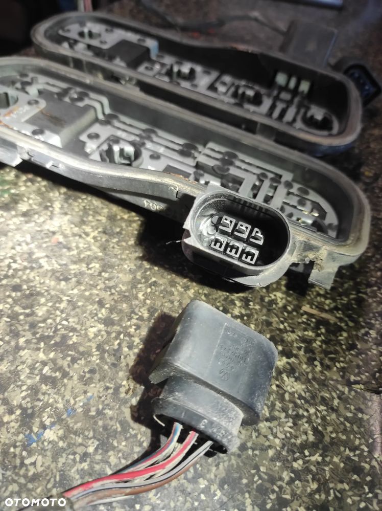 AUDI A4 B6 AVANT WKŁAD LAMPY PRAWY LEWY TYŁ KOMBI 8E9945258 8E9945257 CAŁE WYSYŁKA !!!!! - 8
