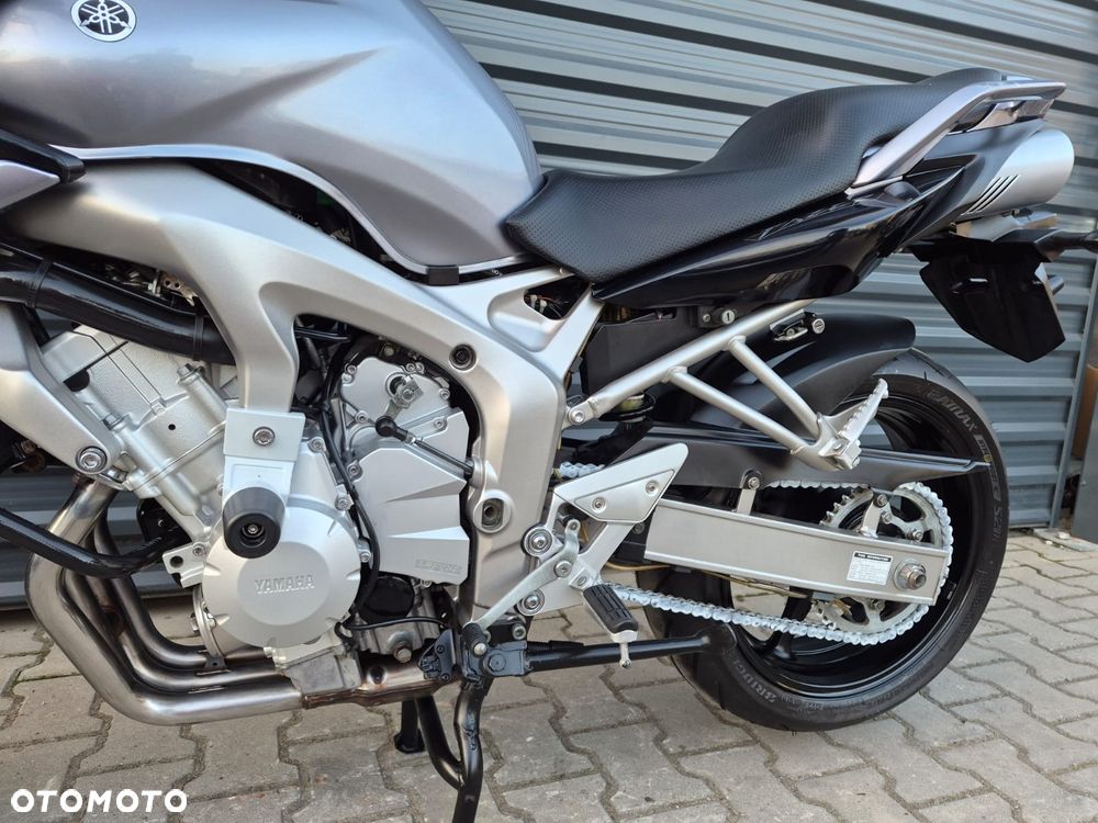 Yamaha FZ6 - 25