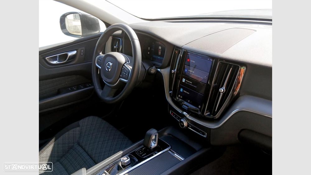 Volvo XC 60 2.0 B4 Momentum Plus - 21