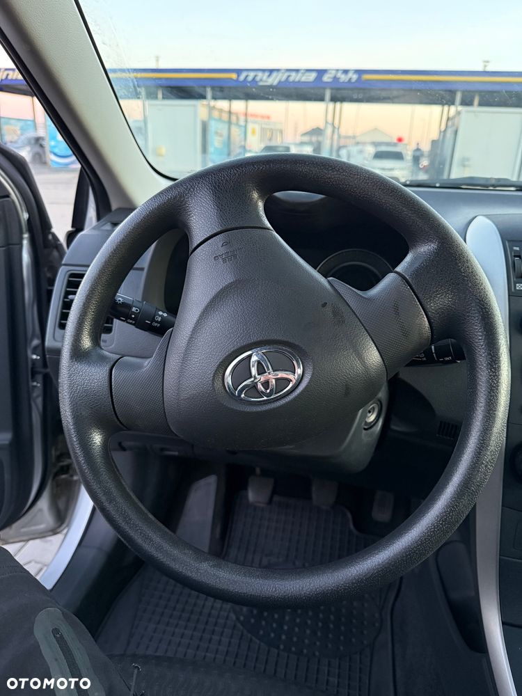 Toyota Corolla 1.4 VVT-i Luna - 22