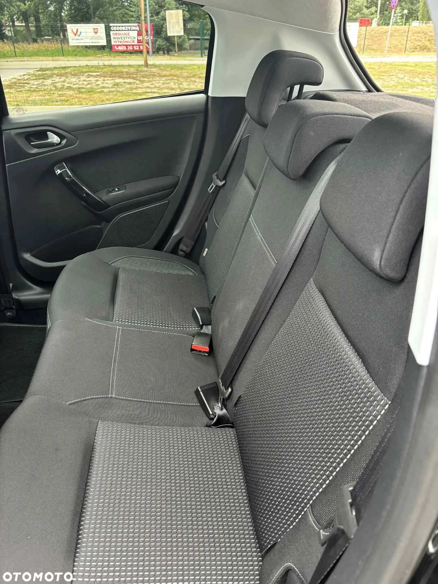 Peugeot 208 - 9